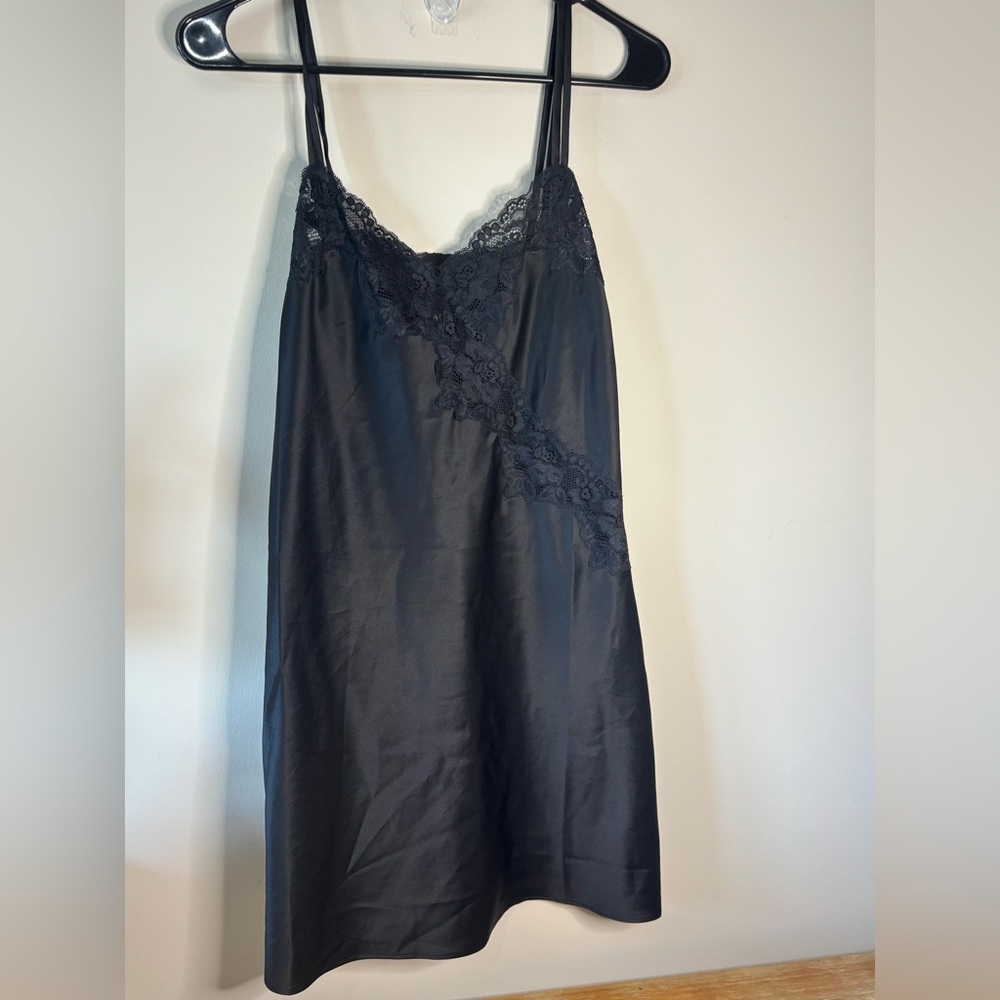 Lauren‎ Ralph Lauren Black Chemise with Fitted Silhouette